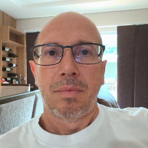 LUÍS CARLOS SCHROETTER 